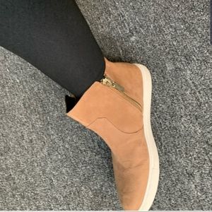 Kenneth Cole Boots size 9.5